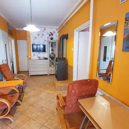 Apartment Edit - Biro Tours Nr 8