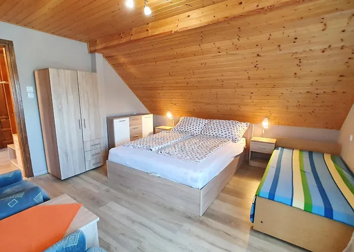 דירה Edit - Biro Tours Nr 8 פוניארצוושהג'