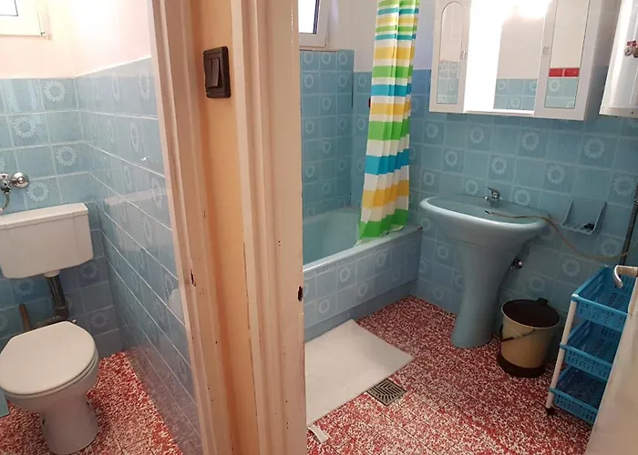 Edit - Biro Tours Nr 8 דירה