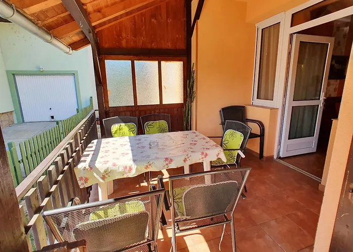 Edit - Biro Tours Nr 8 דירה *