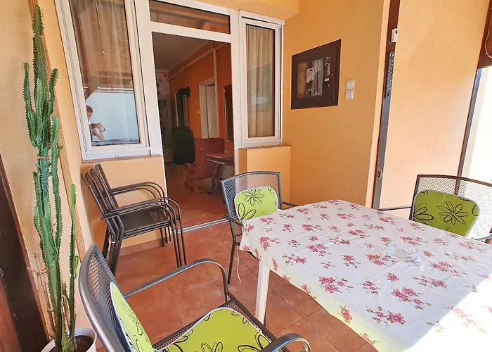 Edit - Biro Tours Nr 8 דירה פוניארצוושהג'