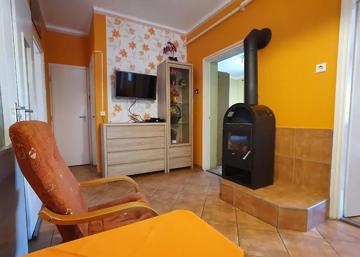 Edit - Biro Tours Nr 8 דירה *